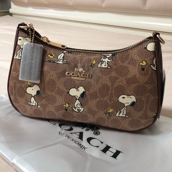 Coach X Peanuts Teri Shoulder Bag In Signature Canvas With Snoopy Print - Picture 3 of 7